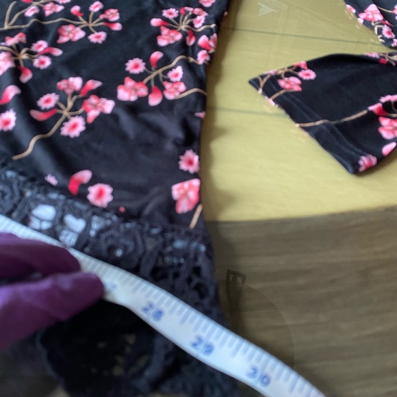 Flowered Tunic - Picture 10 of 13